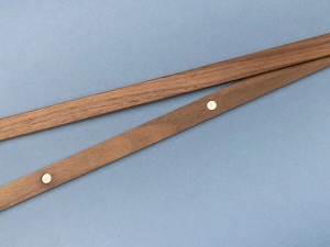 Poster Hanger Walnut 635mm (For 24 inch) 10418