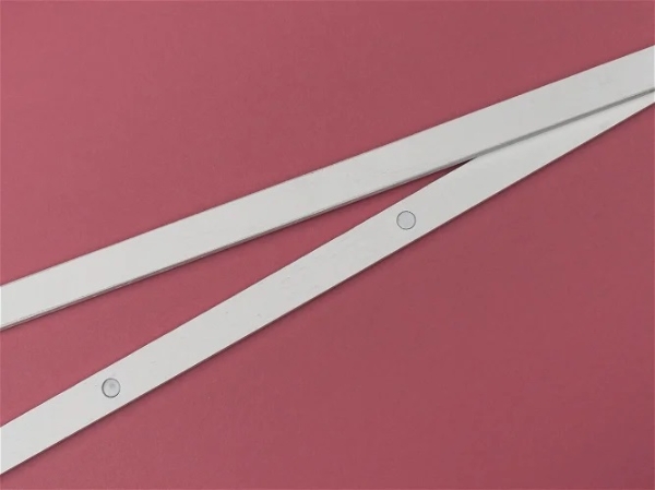 Poster Hanger White 530mm (For 20 inch) 10413